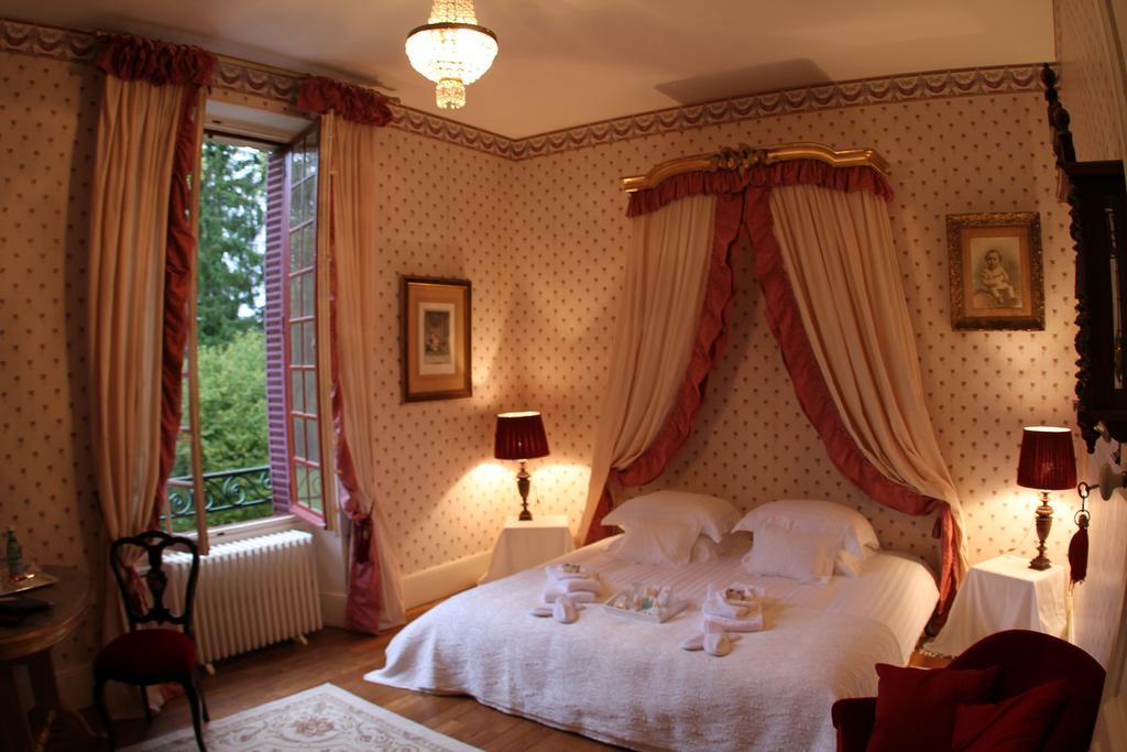 Chateau Du Breuil Bed and Breakfast Gevrolles Kamer foto