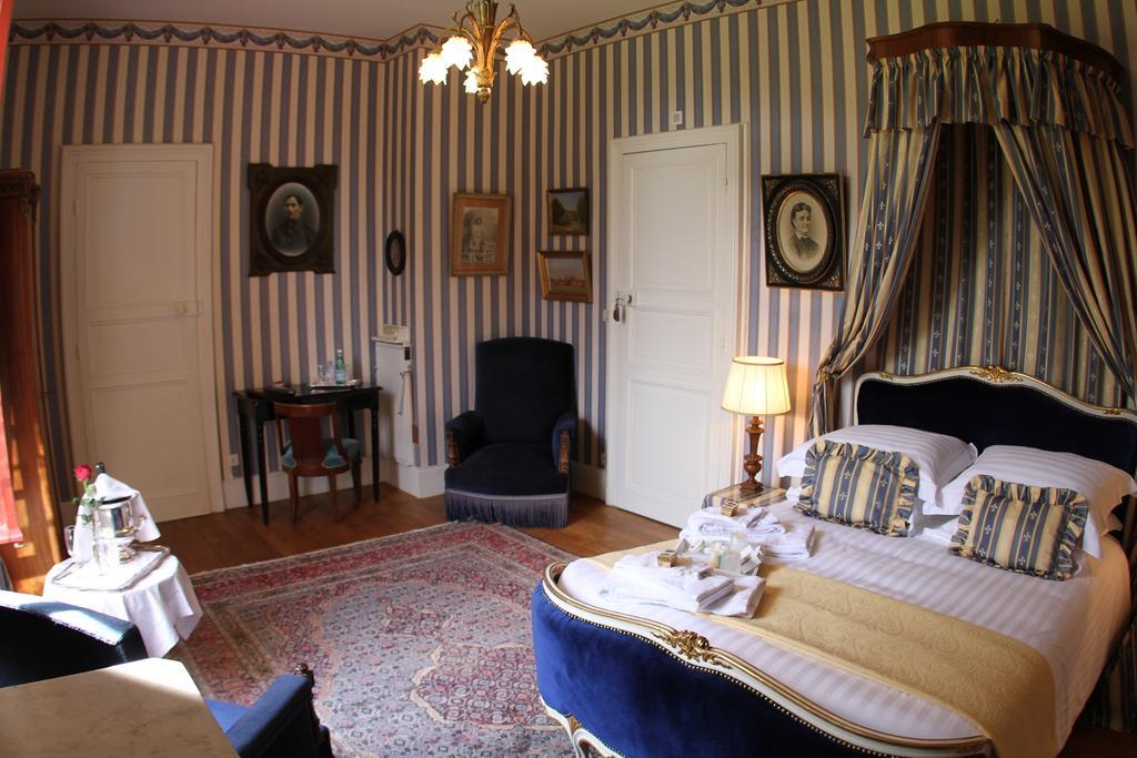 Chateau Du Breuil Bed and Breakfast Gevrolles Kamer foto