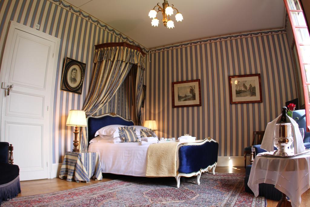 Chateau Du Breuil Bed and Breakfast Gevrolles Kamer foto