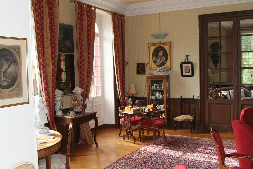 Chateau Du Breuil Bed and Breakfast Gevrolles Buitenkant foto